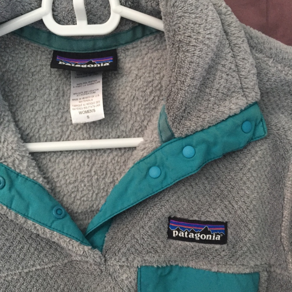 Size S gray turquoise Patagonia fleece pullover